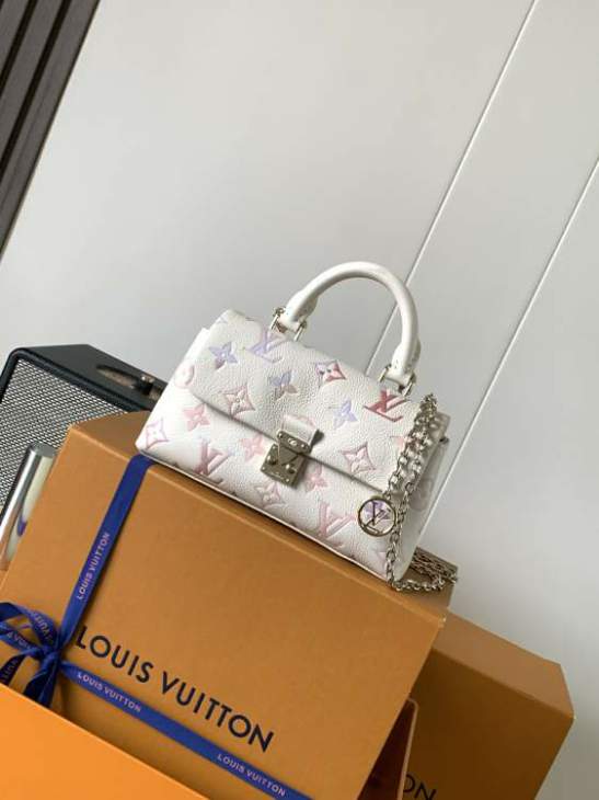 Picture of Louis Vuitton Handbags _SKUfw212757537fw